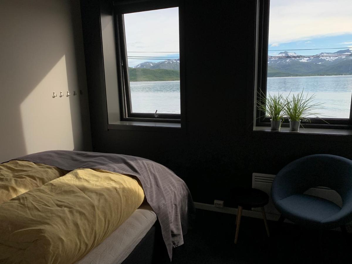 Bedehuset Basecamp Senja Hotel Skaland Kültér fotó