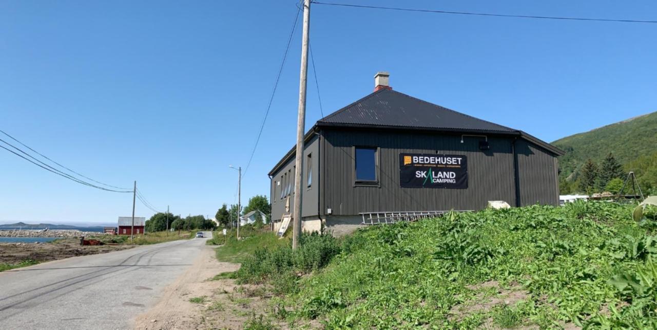 Bedehuset Basecamp Senja Hotel Skaland Kültér fotó