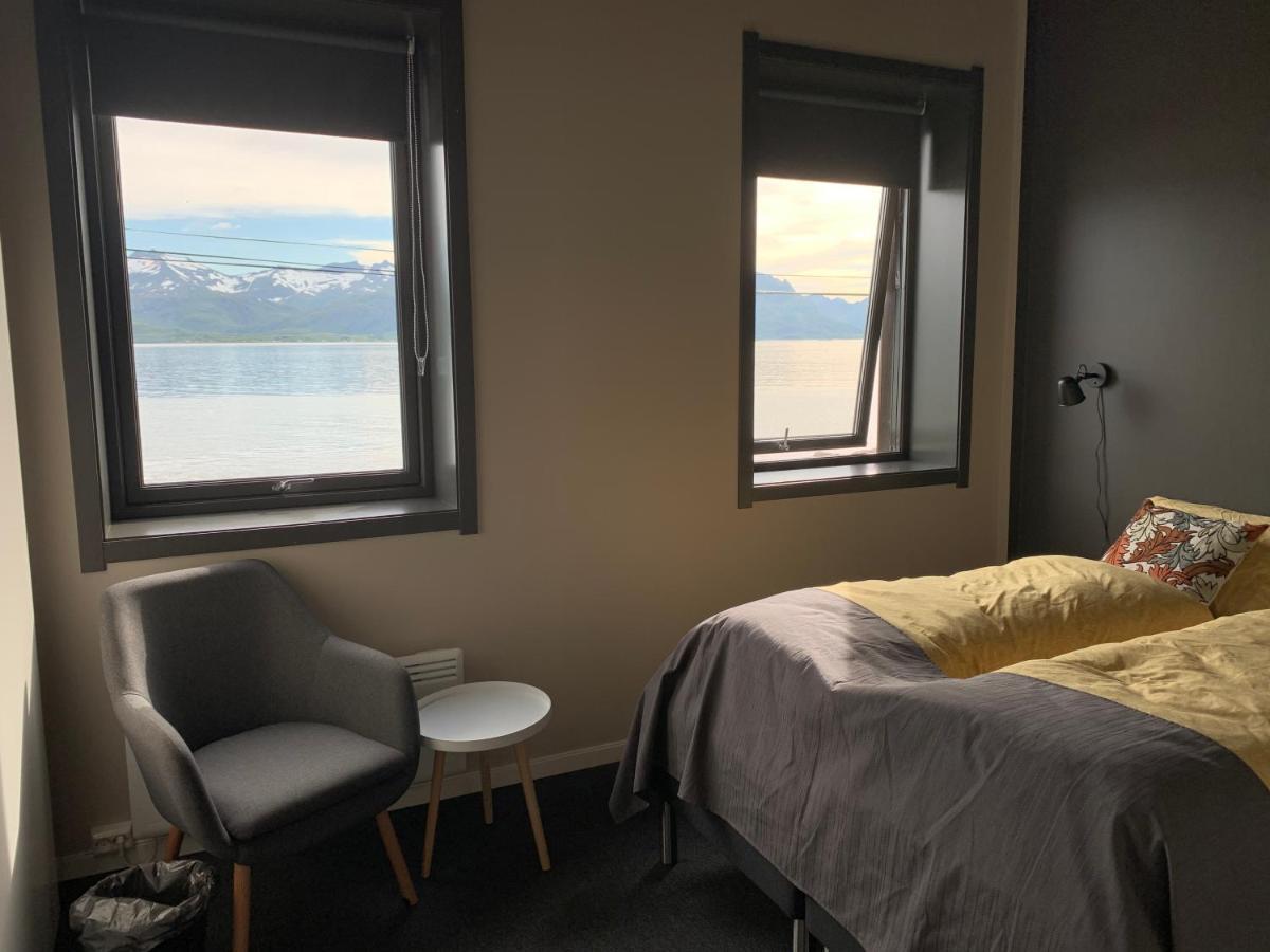 Bedehuset Basecamp Senja Hotel Skaland Kültér fotó