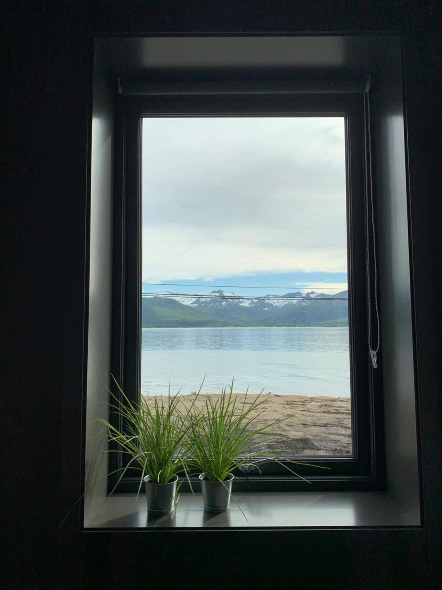 Bedehuset Basecamp Senja Hotel Skaland Kültér fotó